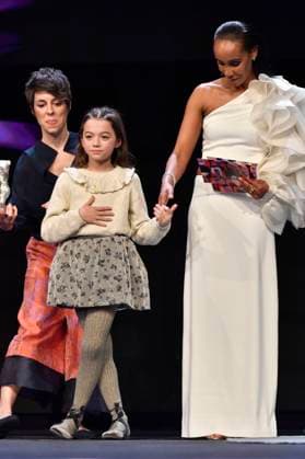 Sofia Otero with the Silver Bear for Best Acting Performance in a Leading Role for 20 000 especies de abejas 20,000 Species of Bees with Estibaliz Urresola Solaguren and Hadnet Tesfai at the Closing Ceremony with Awards Ceremony at the Berlinale 2023 73 Berlin International Film Festival at the Berlinale Palast Berlin, 25 02 2023. Foto:xN.xKubelkax xFuturexImage