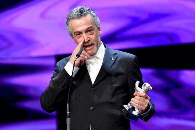Joao Canijo with the Silver Bear Jury Prize for Mal Viver Bad Living at the Closing Ceremony with Award Ceremony at the Berlinale 2023 73 Berlin International Film Festival at the Berlinale Palast Berlin, 25 02 2023. Foto:xN.xKubelkax xFuturexImage