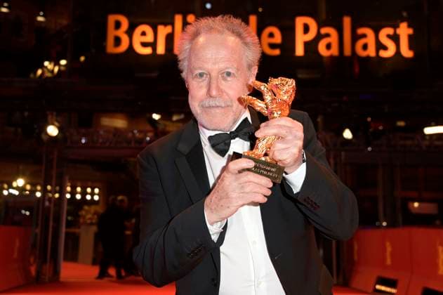Nicolas Philibert with the Golden Bear for Best Film for Sur l™Adamant On the Adamant at the Closing Ceremony with Award Ceremony at the Berlinale 2023 73 Berlin International Film Festival at the Berlinale Palast Berlin, 25 02 2023. Foto:xF.xKernx xFuturexImage