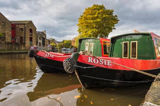 Rosie and Jim narrow boats moored in Skipton canal basin in Yorkshire. Copyright: xLoopxImages JasonxWellsx JWS00623WT266
