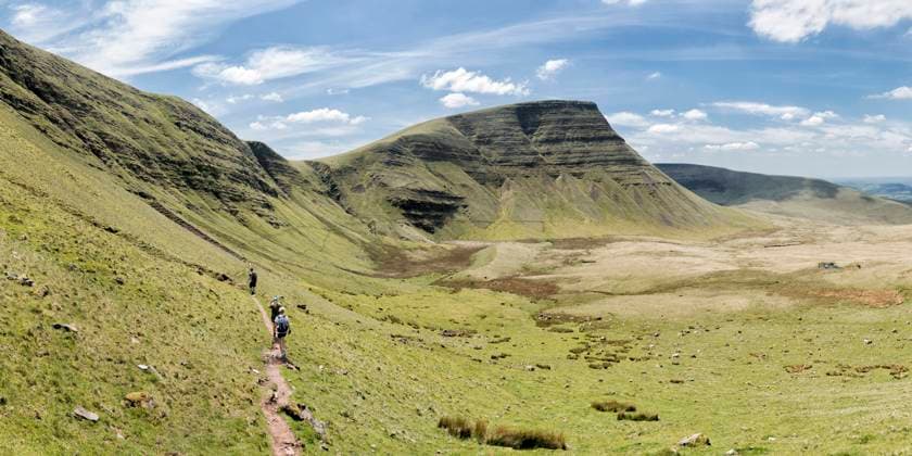 Hikers walking on mountain at sunny day, Brecon Beacons, Wales model released, Symbolfoto, ALRF01952