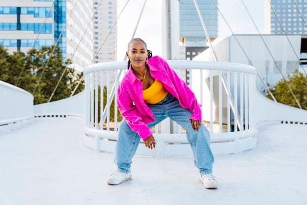 Confident young dancer breakdancing on footbridge model released, Symbolfoto, OIPF03124