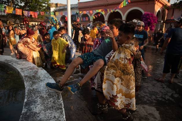February 27, 2023: Residents of the town of Almolonga, Veracruz, celebrate the traditional Afromestizo carnival. Where they dance through the streets of the town and the children play in the fountain of the old sugar hacienda. - ZUMAqp1_ 20230227_zip_qp1_015 Copyright: xHectorxAdolfoxQuintanarxPerezx