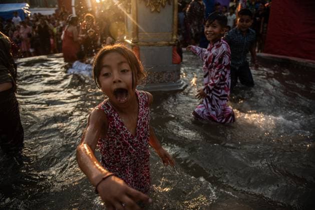 February 27, 2023: Residents of the town of Almolonga, Veracruz, celebrate the traditional Afromestizo carnival. Where they dance through the streets of the town and the children play in the fountain of the old sugar hacienda. - ZUMAqp1_ 20230227_zip_qp1_020 Copyright: xHectorxAdolfoxQuintanarxPerezx