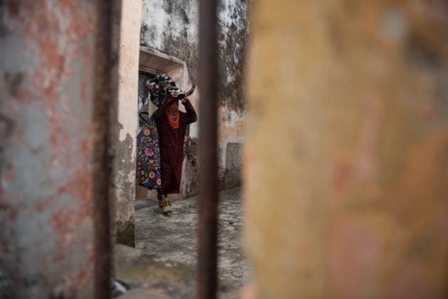 February 27, 2023: Residents of the town of Almolonga, Veracruz, celebrate the traditional Afromestizo carnival. Where they dance through the streets of the town and the children play in the fountain of the old sugar hacienda. - ZUMAqp1_ 20230227_zip_qp1_022 Copyright: xHectorxAdolfoxQuintanarxPerezx