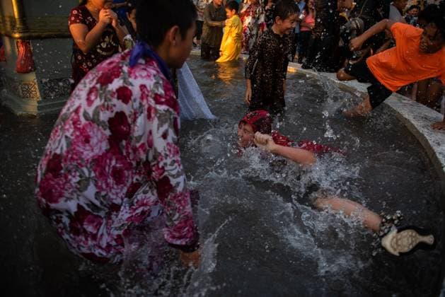 February 27, 2023: Residents of the town of Almolonga, Veracruz, celebrate the traditional Afromestizo carnival. Where they dance through the streets of the town and the children play in the fountain of the old sugar hacienda. - ZUMAqp1_ 20230227_zip_qp1_023 Copyright: xHectorxAdolfoxQuintanarxPerezx