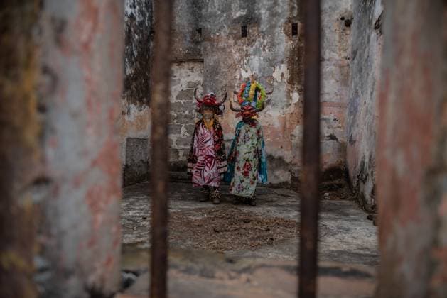 News Bilder des Tages February 27, 2023: Residents of the town of Almolonga, Veracruz, celebrate the traditional Afromestizo carnival. Where they dance through the streets of the town and the children play in the fountain of the old sugar hacienda. - ZUMAqp1_ 20230227_zip_qp1_025 Copyright: xHectorxAdolfoxQuintanarxPerezx