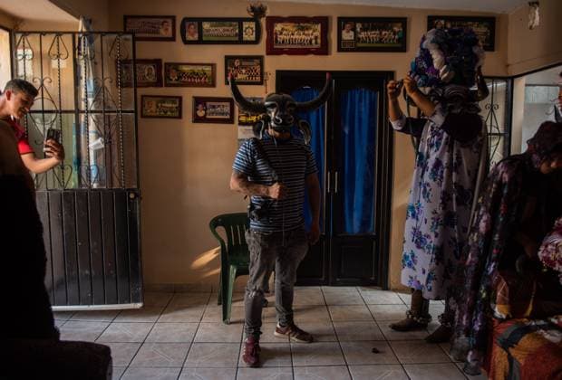 February 27, 2023: Residents of the town of Almolonga, Veracruz, celebrate the traditional Afromestizo carnival. Where they dance through the streets of the town and the children play in the fountain of the old sugar hacienda. - ZUMAqp1_ 20230227_zip_qp1_028 Copyright: xHectorxAdolfoxQuintanarxPerezx
