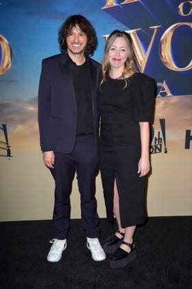 Jeff Johnson and Alice Mathias at the premiere of the Hulu streaming series History of the World, Part II at the Hollywood Legion Theater Los Angeles, 27 02 2023. Foto:xD.xStarbuckx xFuturexImage