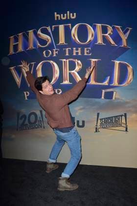 Ken Marino at the premiere of the Hulu streaming series History of the World, Part II at the Hollywood Legion Theater Los Angeles, 27 02 2023. Foto:xD.xStarbuckx xFuturexImage