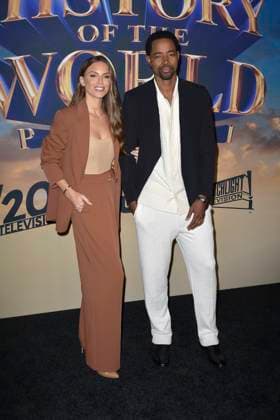 Nina Senicar with husband Jay Ellis at the premiere of the Hulu streaming series History of the World, Part II at the Hollywood Legion Theater Los Angeles, 27 02 2023. Foto:xD.xStarbuckx xFuturexImage