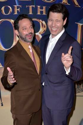 Nick Kroll and Ike Barinholtz at the premiere of the Hulu streaming series History of the World, Part II at the Hollywood Legion Theater Los Angeles, 27 02 2023. Foto:xD.xStarbuckx xFuturexImage