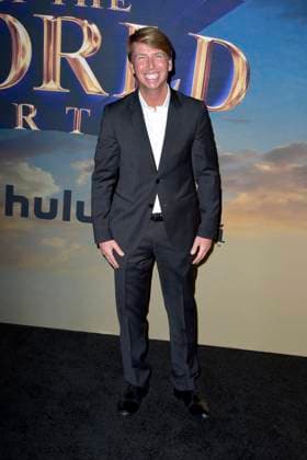 Jack McBrayer at the premiere of the Hulu streaming series History of the World, Part II at the Hollywood Legion Theater Los Angeles, 27 02 2023. Foto:xD.xStarbuckx xFuturexImage