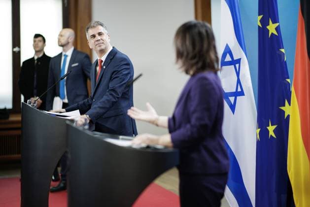 News Themen der Woche KW09 News Bilder des Tages (R-L) Annalena Baerbock, Bundesaussenministerin, und Eli Cohen, Aussenminister des Staates Israel, geben eine gemeinsame Pressekonferenz nach dem Gespraech im Auswaertigen Amt in Berlin, 28.02.2023. Berlin Deutschland *** R L Annalena Baerbock, German Foreign Minister, and Eli Cohen, Foreign Minister of the State of Israel, give a joint press conference after talks at the Foreign Office in Berlin, 28 02 2023 Berlin Germany. Copyright: xJaninexSchmitz photothek.dex