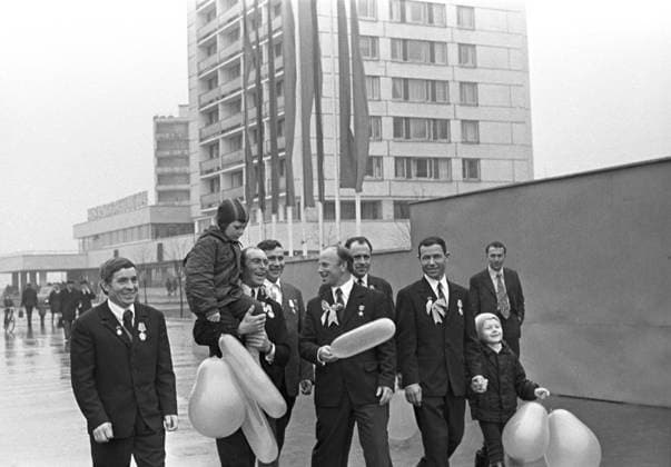 Construction brigade foreman Nikolai Zlobin 5811629 01.05.1973 Hero of Socialist Labor and the foreman of a combined brigade Nikolai Zlobin, foreground center, during May Day celebrations. ?.??????????? Zelenograd Russia  Copyright: x?.???????????x