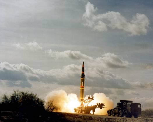 RECORD DATE NOT STATED A Pershing II battlefield support missile is fired from an erector launcher vehicle on McGregor Range. Base: White Sands Missile Test Range State: New Mexico (NM) Country: United States Of America (USA) Copyright: xpiemagsx nararecdefpie08012022-27332 !ACHTUNG AUFNAHMEDATUM GESCHÄTZT!