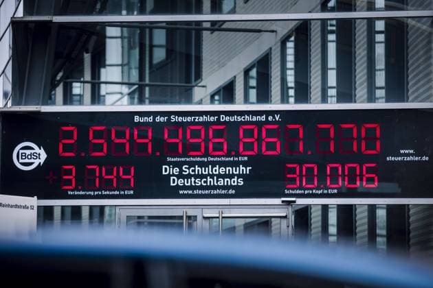 Symbolfoto: Die Schuldenuhr Deutschlands vom Bund der Steuerzahler Deutschland e.V. Berlin, 02.03.2023 Berlin Deutschland *** Symbol photo The debt clock of Germany of the federation of the taxpayers Germany e V Berlin, 02 03 2023 Berlin Germany Copyright: xThomasxTrutschel photothek.dex