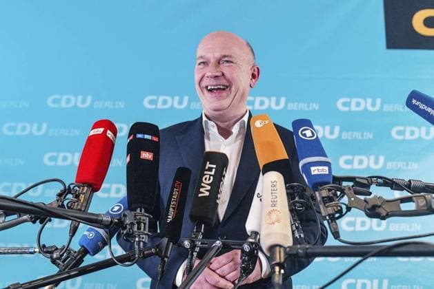 Bilder des Jahres 2023, News 03 März News Themen der Woche KW09 News Bilder des Tages Ringen um Regierungsbildung in Berlin *** NUR FÜR REDAKTIONELLE ZWECKE *** EDITORIAL USE ONLY ***<p>Ringen um Regierungsbildung in Berlin, CDU-Landesvorstandssitzung, Landesparteichef und Spitzenkandidat Kai Wegner gibt nach der Sitzung ein Statement ab, fotografiert am 02.März 2023 in Berlin. Deutschland Berlin Berlin Copyright: MaurizioxGambarini *** Struggle to form government in Berlin FOR EDITORIAL PURPOSES ONLY EDITORIAL USE ONLY p Struggle to form government in Berlin, CDU state executive meeting, state party leader and top candidate Kai Wegner makes a statement after the meeting, photographed on 02 March 2023 in Berlin Germany Berlin Copyright MaurizioxGambarini Copyright: MaurizioxGambarini doc7p5saholvcje4g53hct ,EDITORIAL USE ONLY