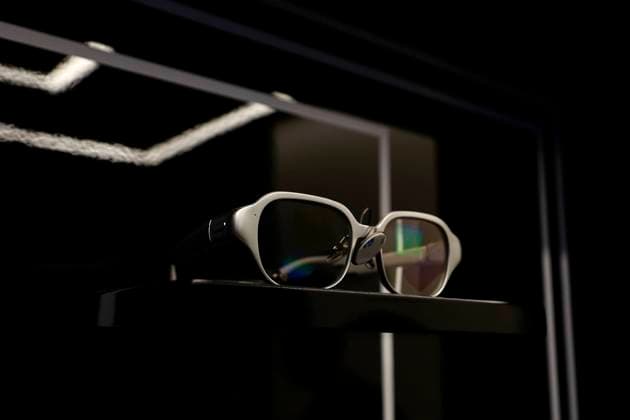 Oppo Ecosystem At Mobile World Congress Barcelona 2023 The OPPO Air Glasses 2, the new augmented reality glasses by the Chinese brand that feature a small and light frame that looks as a regular pair of specs, being exhibited during the Mobile World Congress 2023 on March 2, 2023, in Barcelona, Spain. Barcelona Catalonia Spain  Copyright: xJoanxCrosx originalFilename: cros-notitle230302_npTBH.jpg