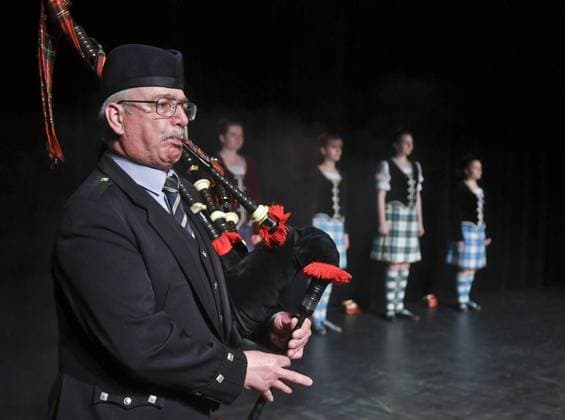 <p>Die MC Arthur Dancers aus Münster. Irish Folk &amp; Celtic Music Night am Freitag, den 03. März 2023 in Gladbeck in der Mathias Jakobs Statdhalle. Deutschland NRW Gladbeck Copyright: HeinrichxJung