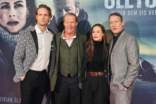 Bilder des Jahres 2023, Entertainment 03 März Entertainment Themen der Woche KW09 Entertainment Bilder des Tages Jack Fox, Iain Glen, Vivian Olafsdottir und Wotan Wilke Möhring bei der Pemiere des Kinofilms Gletschergrab im Filmpalast. Köln, 03.03.2023 *** Jack Fox, Iain Glen, Vivian Olafsdottir and Wotan Wilke Möhring at the pemiere of the feature film Gletschergrab at Filmpalast Cologne, 03 03 2023 Foto:xC.xAdolphxx xFuturexImage