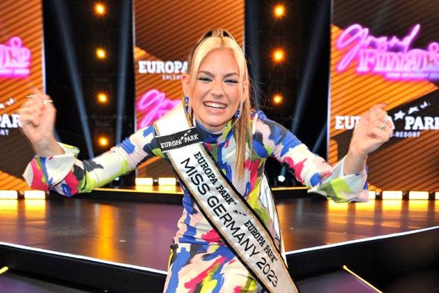 Bilder des Jahres 2023, Entertainment 03 März Entertainment Themen der Woche KW09 Entertainment Bilder des Tages Miss Germany 2023. Die 20 - jährige Stuttgarterin Kira Geiss ist Miss Germany 2023 . Hier anläßlich ihrer Wahl zur Miss Germany 2023 am 04.03.2023 im Europapark Rust. 20230304MWI595832 *** Miss Germany 2023 The 20 year old Stuttgart Kira Geiss is Miss Germany 2023 Here on the occasion of her election as Miss Germany 2023 on 04 03 2023 in Europapark Rust 20230304MWI595832