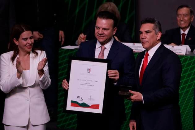 The Institutional Revolutionary Party of Mexico celebrates its 94th anniversary March 4, 2023, Mexico City, Mexico: The president of the Institutional Revolutionary Party, Alejandro Moreno Cardenas and PRI secretary, Carolina Viggiano Austria presents recognition to the governor of Durango, Esteban Villegas Villarreal on the 94th anniversary of the political party at the national headquarters in Mexico City, Mexico (Photo by Luis Barron Eyepix Group). on March 4, 2023 in Mexico City, Mexico (Photo by Luis Barron Eyepix Group). Copyright: xLuisxBarronx xEyepixxGroupx LB20230304_PRI94A2