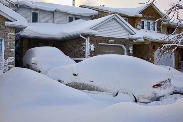 Kanada, heftige Schneefälle in Toronto Toronto Gets Hit By The Largest Winter Snowstorm Of The Season Cars buried and stuck in the snow following the largest snowstorm of the season in Toronto, Ontario, Canada, on March 04, 2023. Much of Southern Ontario is digging out after a significant winter storm dropped up to 30 centimetres worth of snow in under 16 hours. Toronto Ontario Canada  Copyright: xCreativexTouchxImagingxLtdx originalFilename: friedman-torontog230304_npRMt.jpg