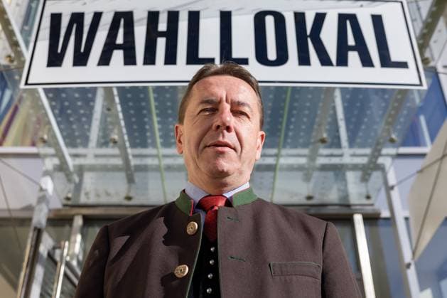 Bilder des Jahres 2023, News 03 März News Themen der Woche KW09 News Bilder des Tages Mühldorf 05.03.2023, Mühldorf, AUT, Kärntner Landtagswahlen 2023, Stimmabgabe Spitzenkandidat FPÖ, im Bild Erwin Angerer (FPÖ) Erwin Angerer during his vote for the Carinthian state elections 2023. Mühldorf, Austria on 2023 03 05. Expa *** Mühldorf 05 03 2023, Mühldorf, AUT, Carinthian state elections 2023, voting top candidate FPÖ, in the picture Erwin Angerer FPÖ Erwin Angerer during his vote for the Carinthian state elections 2023 Mühldorf, Austria on 2023 03 05 Expa  EP_gro