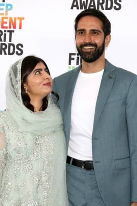 March 4, 2023, Santa Monica, CA, USA: LOS ANGELES - MAR 4: Malala Yousafzai, Asser Malik at the 2023 Film Independent Spirit Awards at the Tent on the Beach on March 4, 2023 in Santa Monica, CA Santa Monica USA - ZUMAb170 20230304_zap_b170_113 Copyright: xKayxBlakex