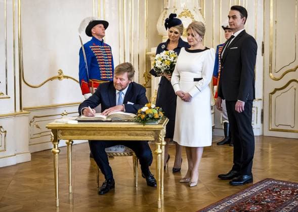 News Themen der Woche KW10 Entertainment Bilder des Tages BRATISLAVA - King Willem-Alexander and Queen Maxima are welcomed at the presidential palace by President Zuzana Caputova and her husband on the first day of the three-day state visit to Slovakia. ANP REMKO DE WAAL netherlands out - belgium out  Copyright: xx x464383307x originalFilename: 464383307.jpg