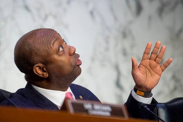 News Themen der Woche KW10 News Bilder des Tages United States Senator Tim Scott (Republican of South Carolina), Chairman, US Senate Committee on Banking, Housing, and Urban Affairs questions Jerome H. Powell, Chairman, Board of Governors of the Federal Reserve System, during a Senate Committee on Banking, Housing, and Urban Affairs hearing to examine the Semiannual Monetary Policy Report to the Congress, in the Hart Senate Office Building in Washington, DC, Tuesday, March 7, 2023. Copyright: xRodxLamkeyx xCNPx MediaPunchx