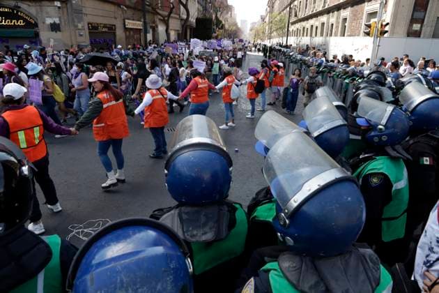 Women commemorate 8M in Mexico March 8, 2023, Mexico City, Mexico: Policewomen protect the mobilization in the commemoration of International Women s Day in Mexico City. on March 8, 2023 in Mexico City, Mexico (Photo by Luis Barron Eyepix Group). Copyright: xLuisxBarronx xEyepixxGroupx LB20230308MX_8M_MARCHA_MUJERES29