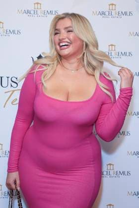 March 8, 2023, Beverly Hills, California, USA: BEVERLY HILLS, CA - MAR 8, 2023: Sarina Nowak at the Remus Pre Award Tea Time at The Beverly Hills Hotel. Beverly Hills USA - ZUMAg107 20230308_zep_g107_125 Copyright: xNinaxPrommerx
