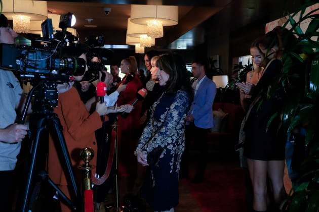 March 8, 2023, Beverly Hills, California, USA: BEVERLY HILLS, CA - MAR 8, 2023: General Atmosphere at the Remus Pre Award Tea Time at The Beverly Hills Hotel. Beverly Hills USA - ZUMAg107 20230308_zep_g107_097 Copyright: xNinaxPrommerx