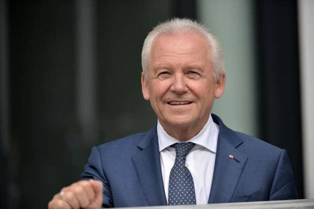Einweihung des DB Schenker Gebäudes Kruppstraße *** NUR FÜR REDAKTIONELLE ZWECKE *** EDITORIAL USE ONLY ***<p>Das neue Gebäude für den Sitz des internationalen Logistik - Unternehmens *DB SCHENKER* wird am Dienstag, 03.05.2016 an der Kruppstraße am Essener Hauptbahnhof eingeweiht. Das Portrait zeigt Bahnchef Rüdiger Grube. Deutschland NRW Essen Copyright: UlrichxvonxBorn *** Inauguration of DB Schenker Building Kruppstrasse *** ONLY FOR EDITORIAL PURPOSE *** EDITORIAL USE ONLY *** P the New Building for the Seat of International Logistics Company DB SCHENKER will on Tuesday, 03 05 2016 to the Kruppstrasse on Essen Central Station inaugurated the Portrait shows Railway boss Rüdiger Pit Germany NRW Food Copyright UlrichxvonxBorn Copyright: UlrichxvonxBorn docnrwhugopicture100378397 EDITORIAL USE ONLY