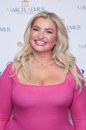 March 8, 2023, Beverly Hills, California, USA: BEVERLY HILLS, CA - MAR 8, 2023: Sarina Nowak at the Remus Pre Award Tea Time at The Beverly Hills Hotel. Beverly Hills USA - ZUMAg107 20230308_zep_g107_017 Copyright: xNinaxPrommerx