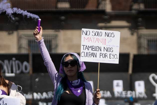 México: 8M International Women s Day Hundreds of women and various feminist blocks marched on the occasion of International Women s Day. The various groups gathered in the capital s main square where they demonstrated and on several occasions were attacked by police with tear gas, but this did not prevent them from continuing with the demonstration, on the contrary, encouraged them to continue with the struggle. Ciudad de México Ciudad de México Mexico Copyright: LuisxSalgado