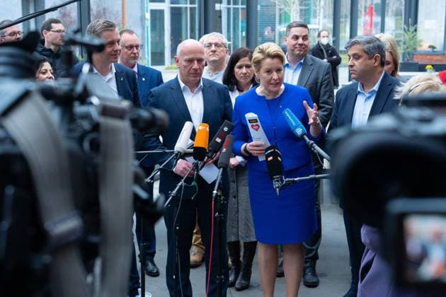 Coalition negotiations between CDU and SPD Franziska Giffey, SPD, Governing Mayor of Berlin, Stefan Evers, CDU, Kai Wegner, CDU, State Chairman of CDU Berlin, Raed Saleh, SPD, Chairman of SPD Berlin, Coalition negotiations between CDU and SPD Berlin Berlin GER