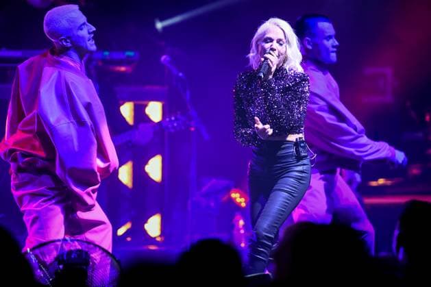 Bilder des Jahres 2023, Entertainment 03 März Entertainment Themen der Woche KW10 09.03.2023, xlakx, Entertainment Musik, Michelle - 30 Jahre, das war s - noch nicht - Die Jubilaeumstournee 2023 emspor, v.l.LSchlagerstar Michelle (buergl.Tanja Gisela Hewer) geht 2023 auf große Jubilaeumstour zum 30-Jaehrigen Buehnenjubilaeum im Admiralspalast Berlin. Berlin *** 09 03 2023, xlakx, entertainment music, Michelle 30 years, that was s not yet The anniversary tour 2023 emspor, v l LSchlagerstar Michelle buergl Tanja Gisela Hewer goes 2023 on great anniversary tour to the 30 year stage anniversary in the Admiralspalast Berlin Berlin