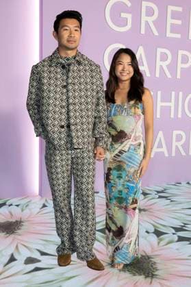 Simu Liu with girlfriend Allison Hsu at the 2023 Green Carpet Fashion Awards at NeueHouse Hollywood Los Angeles, 09 03 2023. Foto:xD.xBedrosianx xFuturexImage