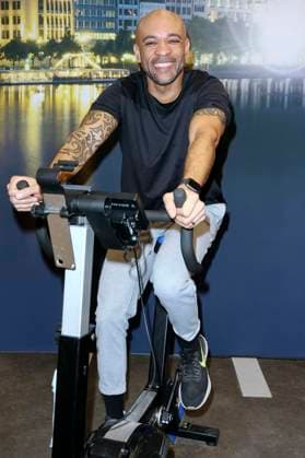 Charles Simmons at the charity cycling in favor of Ukrainian aid projects in cooperation with the organization WeAreAllUkrainians in the Europa Passage Hamburg, 09 03 2023 Foto:xgbrcix xFuturexImage