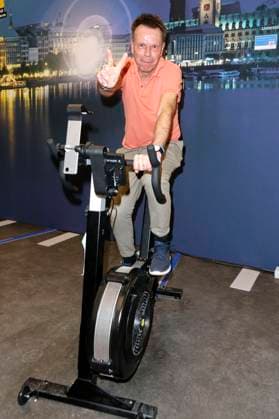 Ulf Ansorge at the charity cycling in favor of Ukrainian aid projects in cooperation with the organization WeAreAllUkrainians in the Europa Passage Hamburg, 09 03 2023 Foto:xgbrcix xFuturexImage
