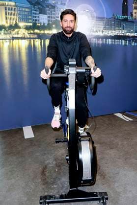 Sebastian Fobe at the charity cycling in favor of Ukrainian aid projects in cooperation with the organization WeAreAllUkrainians in the Europa Passage Hamburg, 09 03 2023 Foto:xgbrcix xFuturexImage
