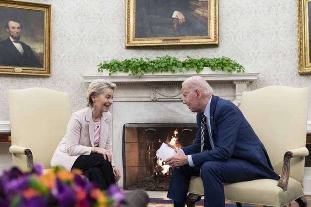 Bilder des Jahres 2023, News 03 März News Themen der Woche KW10 News Bilder des Tages USA, Joe Biden empfängt Ursula von der Leyen in Washington President Joe Biden meets with President of the European Commission Ursula von der Leyen in the Oval Office of the White House in Washington, DC on Friday, March 10, 2023.  WAP20230310324 BONNIExCASH