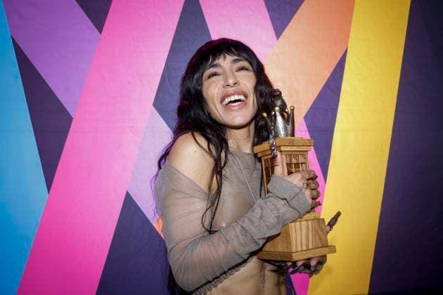 Bilder des Jahres 2023, Entertainment 03 März Entertainment Themen der Woche KW10 Entertainment Bilder des Tages STOCKHOLM 20230311 Loreen poses with the trophy after winning Saturday night s Melodifestivalen song contest at Friends Arena with the entry Tattoo . Loreen will represent Sweden in the Eurovision Song Contest in Liverpool in May. STOCKHOLM SWEDEN x10430x *** STOCKHOLM 20230311 Loreen poses with the trophy after winning Saturday night s Melodifestivalen song contest at Friends Arena with the entry Tattoo Loreen will represent Sweden in the Eurovision Song Contest in Liverpool in May STOCKHOLM SWEDEN x10430x,  Copyright: xChristinexOlsson TTx SWEDEN MELODIFESTIVALEN SONG CONTEST m1aSU94y0ZE