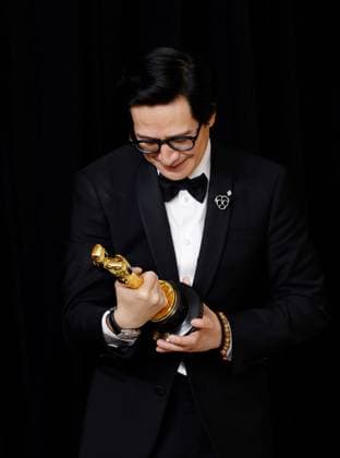 Ke Huy Quan winner of the Best Supporting Actor, for Everything Everywhere All at Once appears backstage with her Oscar during the 95th annual Academy Awards at Loews Hollywood Hotel in the Hollywood section of Los Angeles on Sunday, March 12, 2023.  LAP20230312172 JOHNxANGELILLO