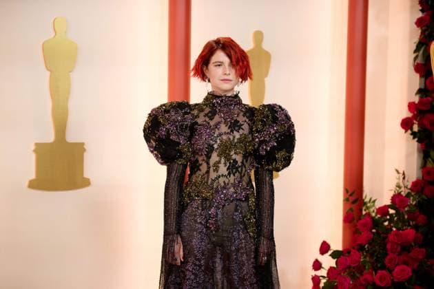 Jessie Buckley arrives on the red carpet of The 95th OscarsÂ® at the DolbyÂ® Theatre at Ovation Hollywood on Sunday, March 12, 2023.  Copyright: xx 34494-076PLX