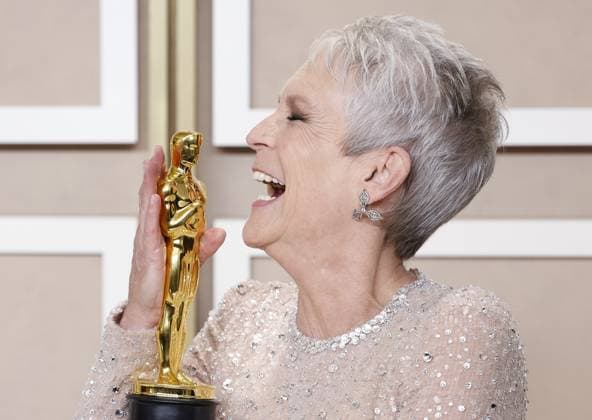 Jamie Lee Curtis, winner of the award for Best Supporting Actress for Everything Everywhere All At Once, appears backstage with her Oscar during the 95th annual Academy Awards at Loews Hollywood Hotel in the Hollywood section of Los Angeles on Sunday, March 12, 2023.  LAP202303128001 JohnxAngelillo