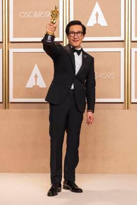 Ke Huy Quan poses with his Oscar for Best Supporting Actor for the film Everything Everywhere All at Once , in the press room of the 95th edition of the Academy Awards ceremony, at the Dolby Theater in Hollywood, USA, 12 March 2023. 95th edition of the Academy Awards in Hollywood !ACHTUNG: NUR REDAKTIONELLE NUTZUNG!  Copyright: xArmandoxArorizox AME1915 20230313-4db13caf1fcf4d11bd2419a2c5d090f8eff2aab8